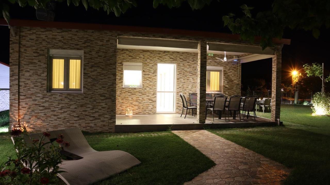 Costa Petra - Luxury Seaside Cottage With Garden - Vacation House For Families In Greece Néa Meságkala Buitenkant foto