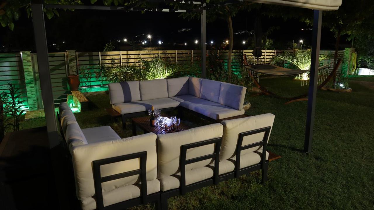 Costa Petra - Luxury Seaside Cottage With Garden - Vacation House For Families In Greece Néa Meságkala Buitenkant foto