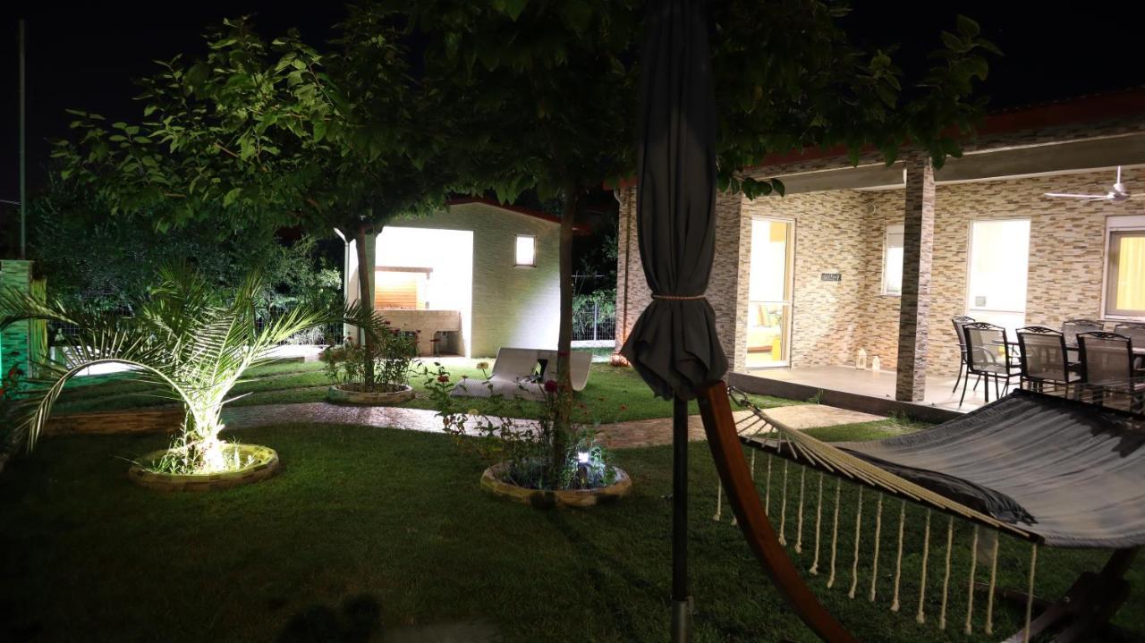 Costa Petra - Luxury Seaside Cottage With Garden - Vacation House For Families In Greece Néa Meságkala Buitenkant foto