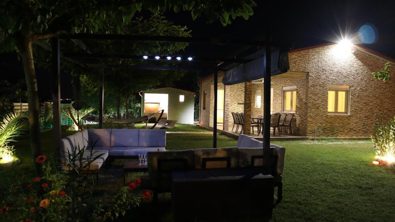 Costa Petra - Luxury Seaside Cottage With Garden - Vacation House For Families In Greece Néa Meságkala Buitenkant foto