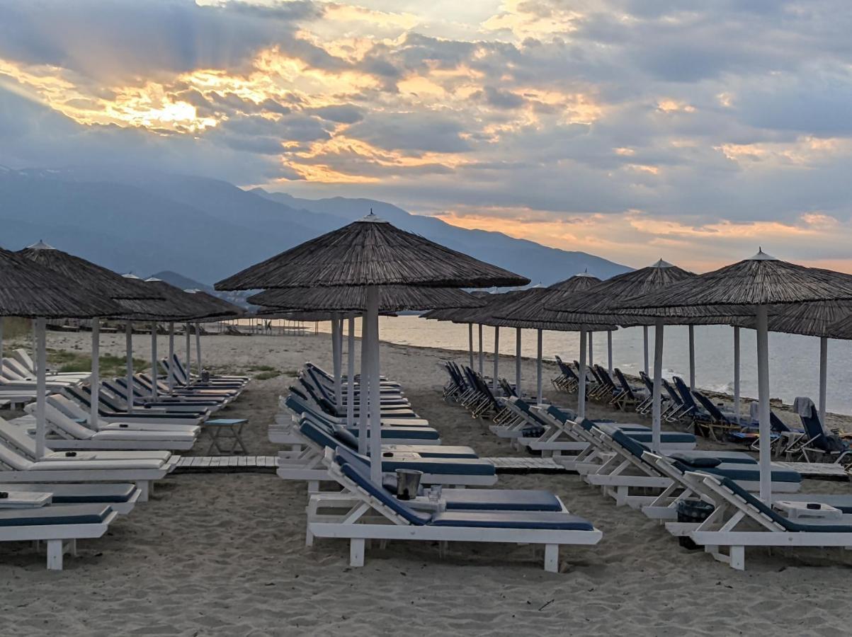 Costa Petra - Luxury Seaside Cottage With Garden - Vacation House For Families In Greece Néa Meságkala Buitenkant foto