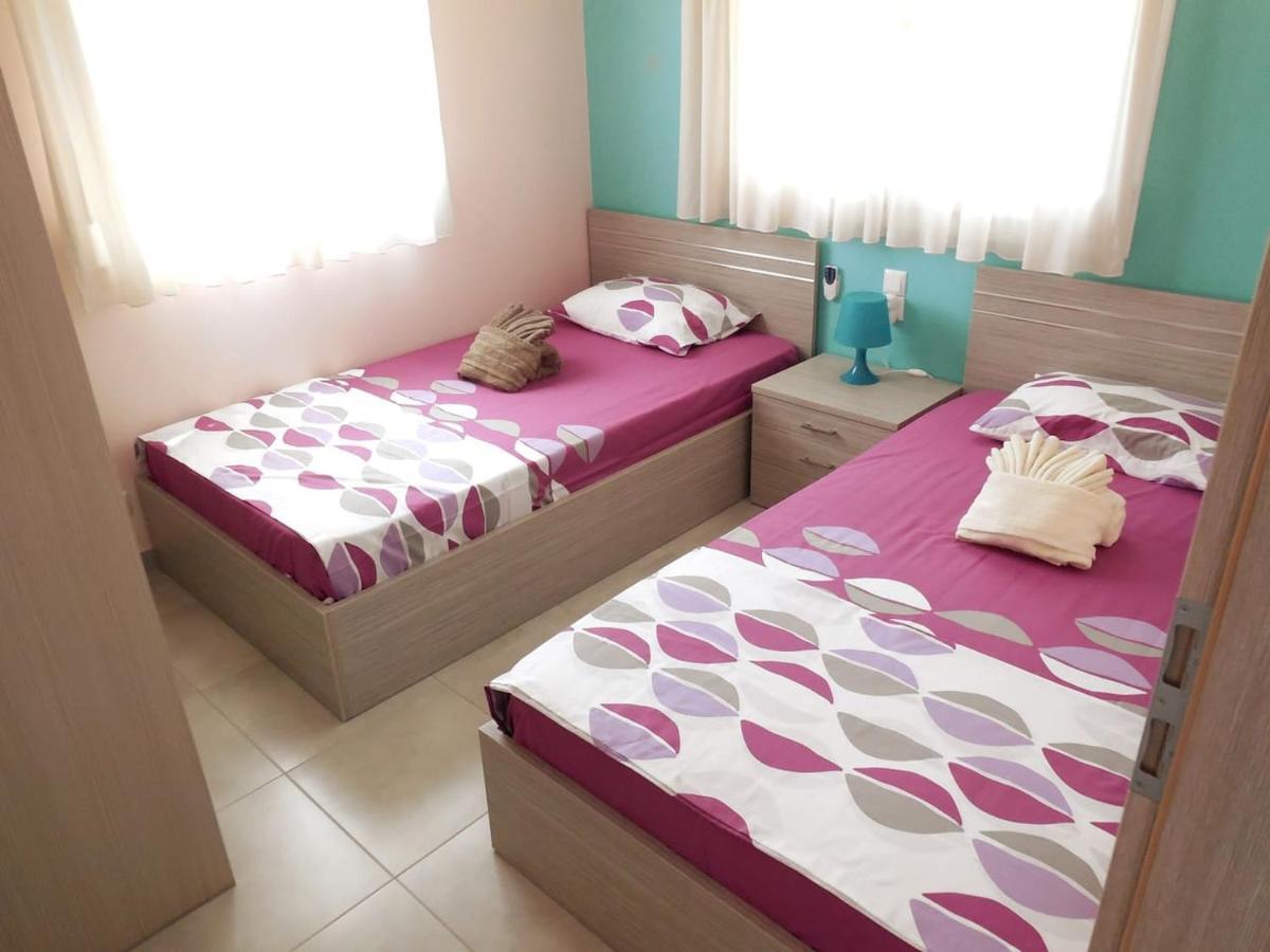 Costa Petra - Luxury Seaside Cottage With Garden - Vacation House For Families In Greece Néa Meságkala Buitenkant foto