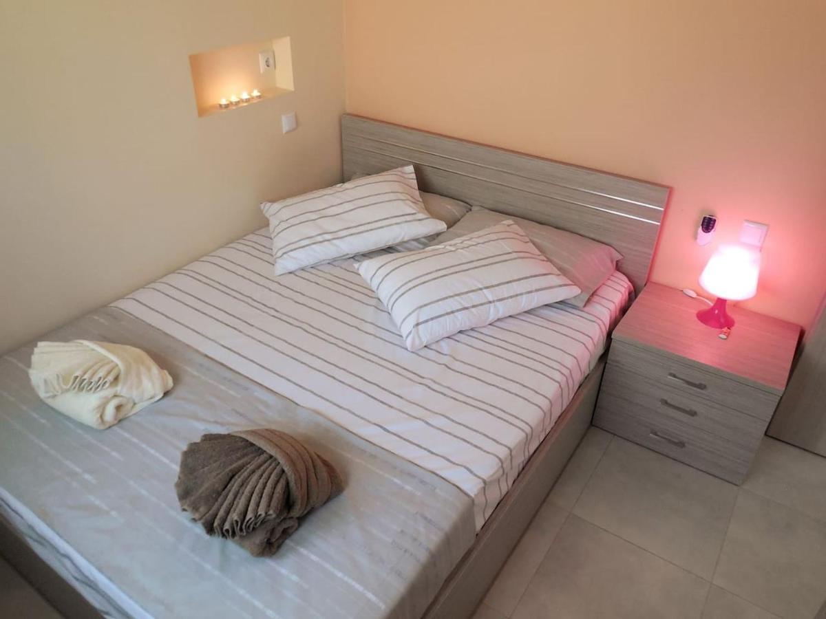 Costa Petra - Luxury Seaside Cottage With Garden - Vacation House For Families In Greece Néa Meságkala Buitenkant foto