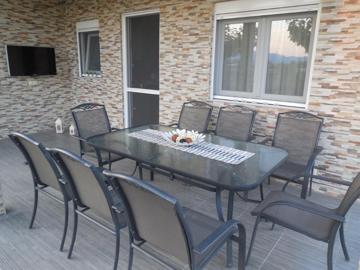 Costa Petra - Luxury Seaside Cottage With Garden - Vacation House For Families In Greece Néa Meságkala Buitenkant foto